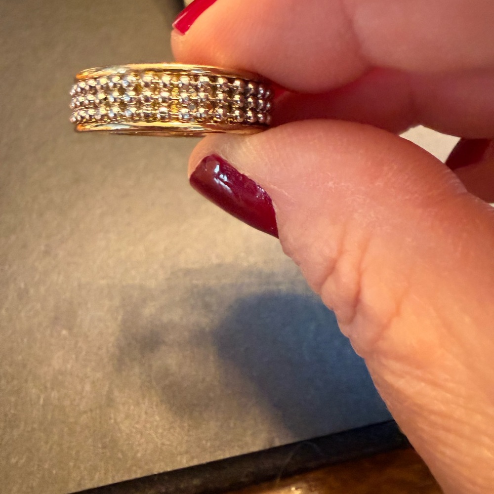 Elegant Gold and Silver Women's Ring